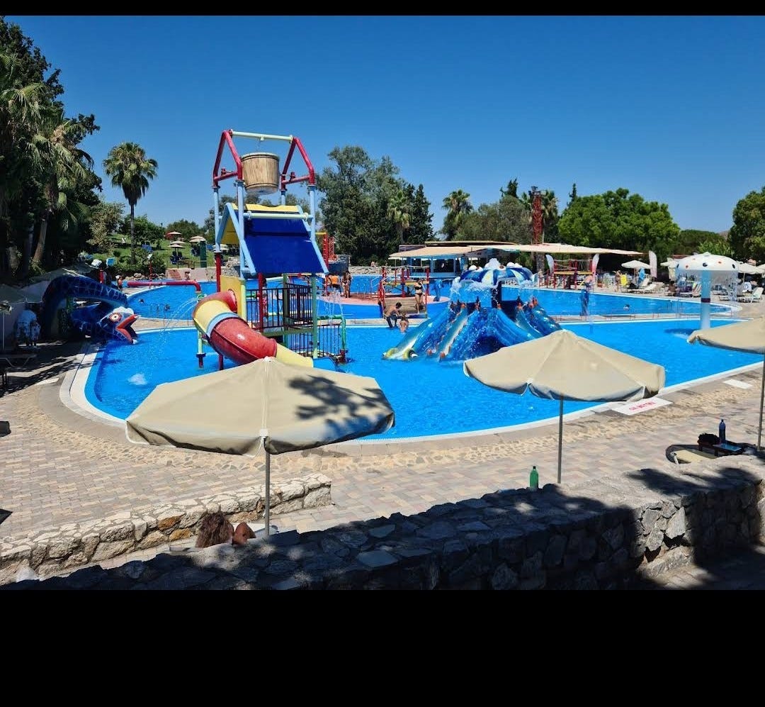Limnoupolis Aqua Crete Galleribilde