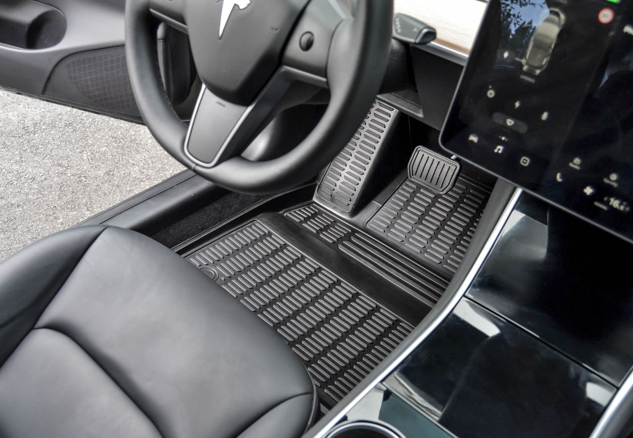 Auto Aschenbecher für Tesla Model 3 Model Y Model S Model X Mülleimer  Tragbarer Saugaschenbecher Mit LED-Licht Geruchsdicht Deckel Outdoor  Interior Ashtray,6.9 * 10.7-Blackstyle: : Auto & Motorrad