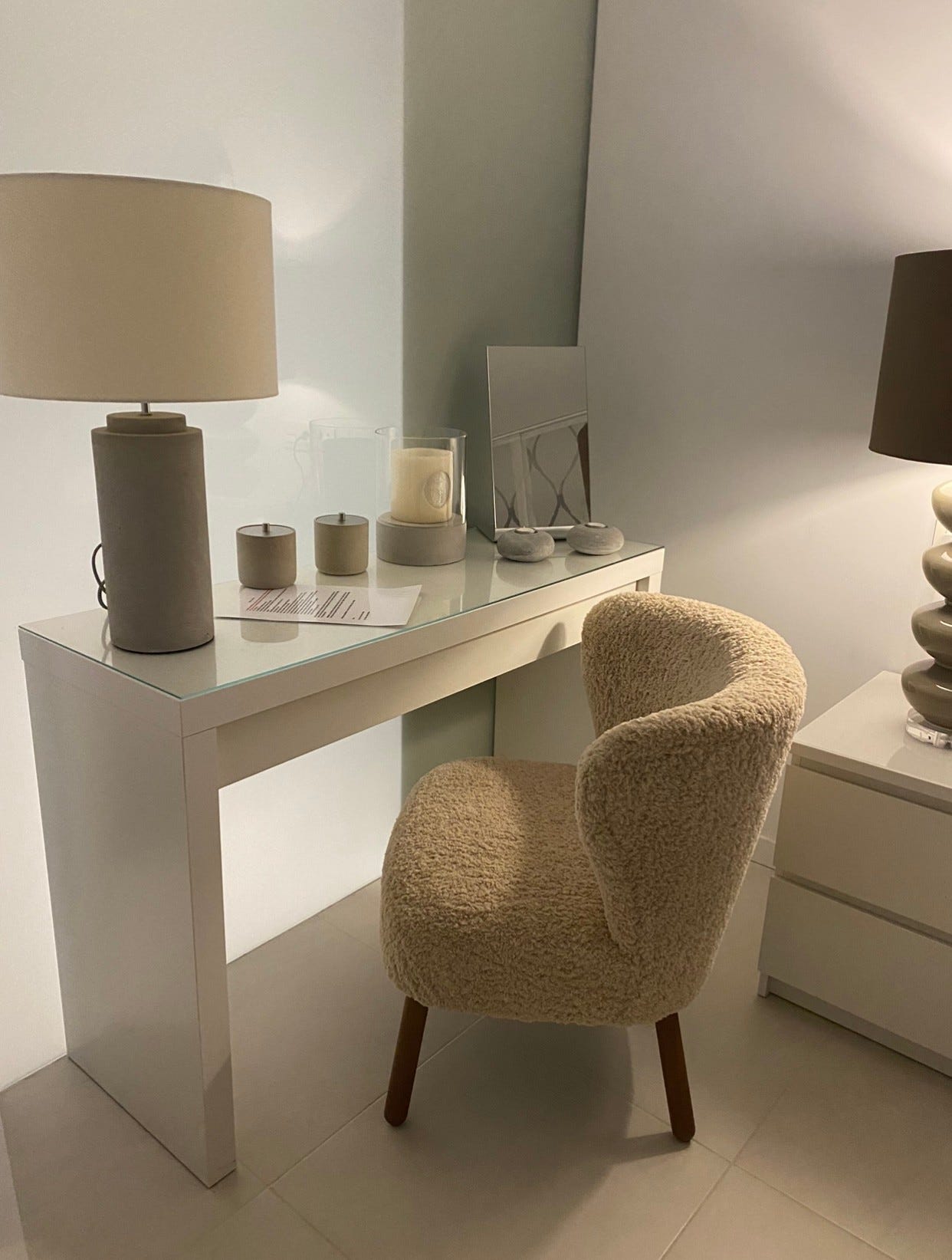 Soverom med bad og walk-in garderobe Galleribilde