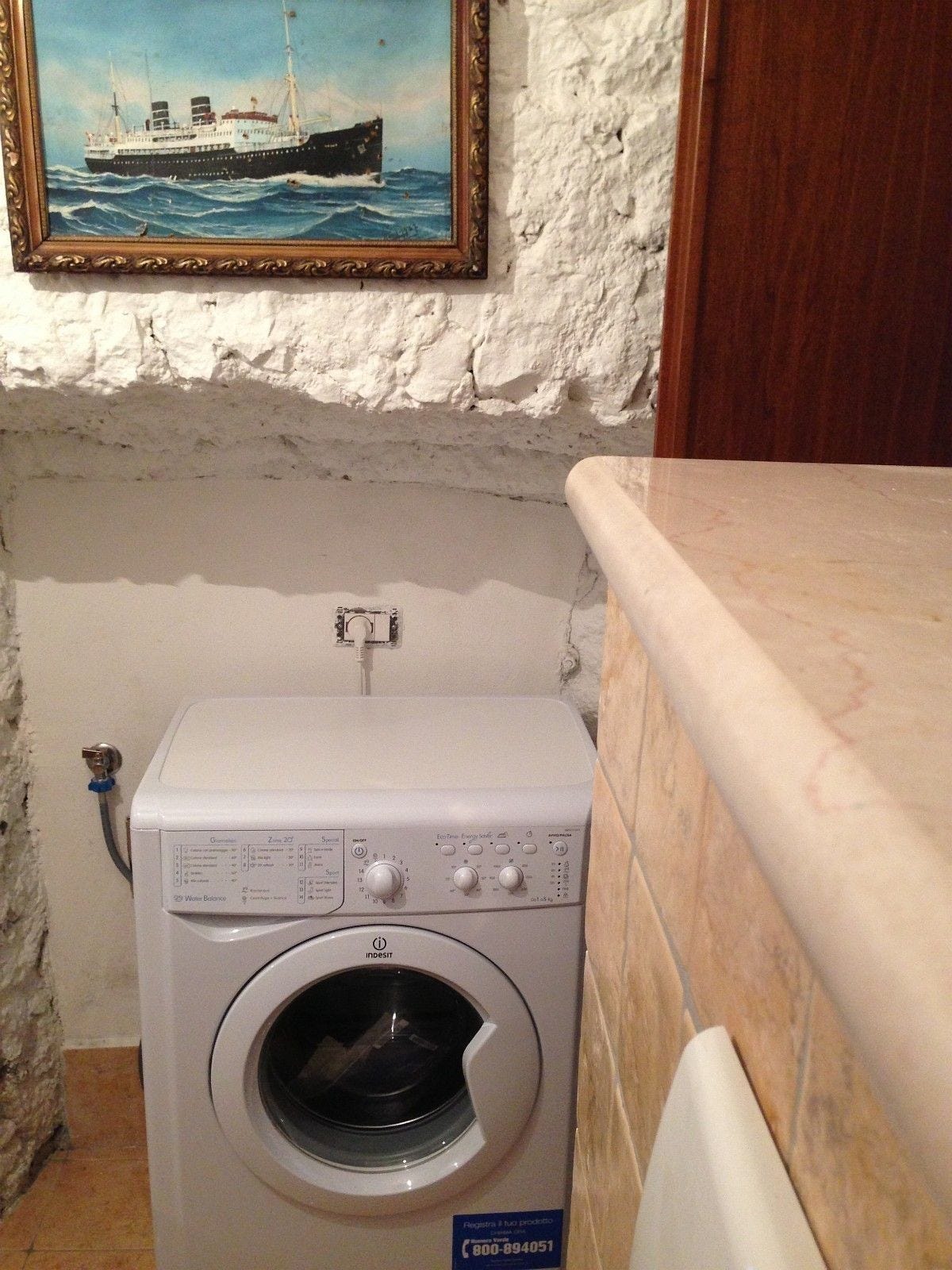 Vaskemaskin på badet i nedre etasje Galleribilde