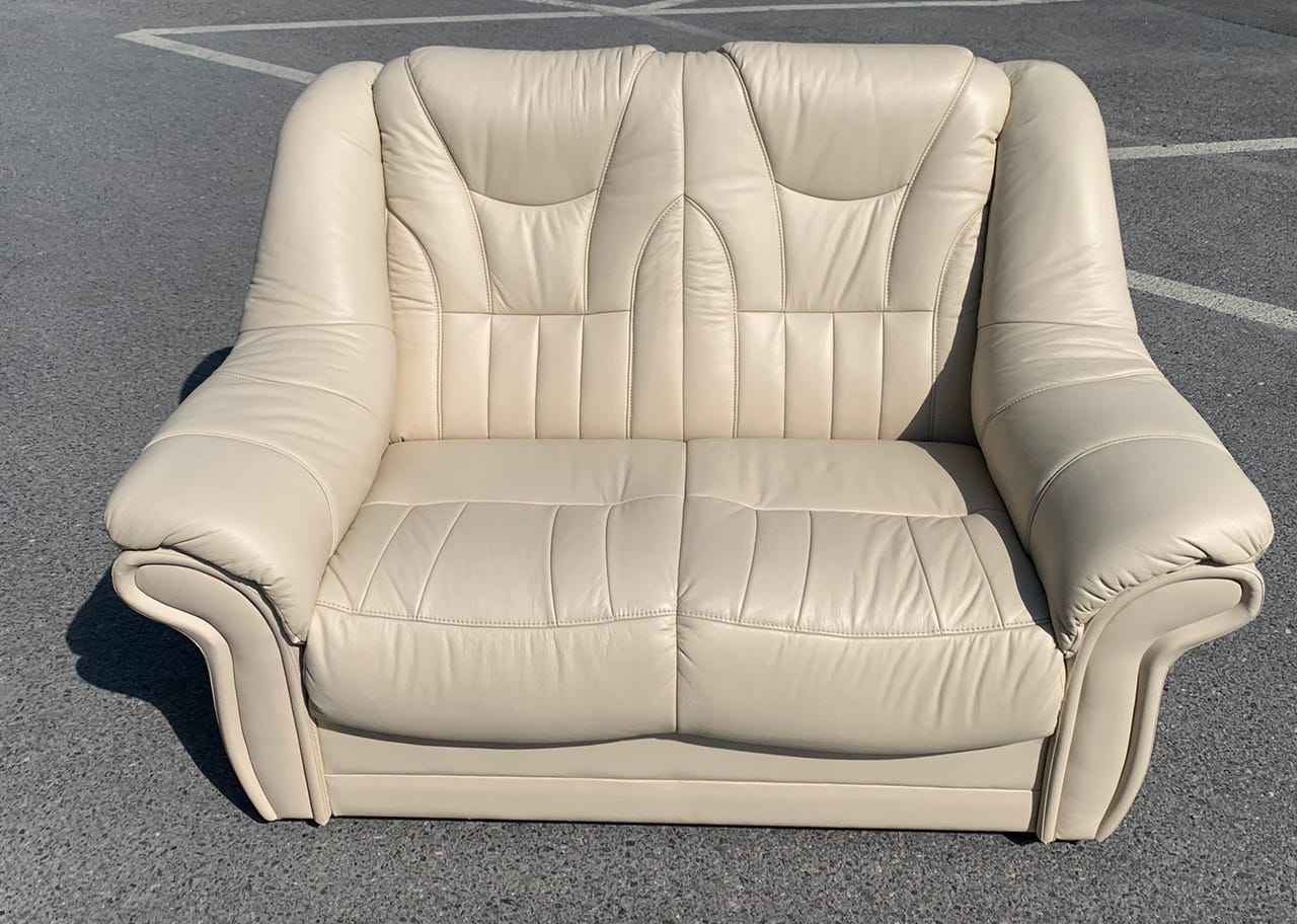 Neptun 2seter sofa i skinn fra Møbelringen selges billig! FINN