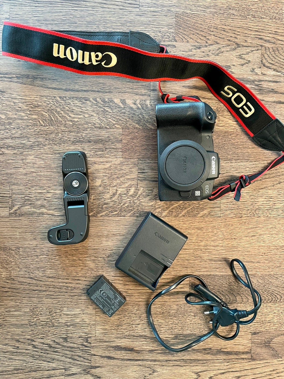 Canon EOS RP + Grip Extension + ekstra batteri FINN