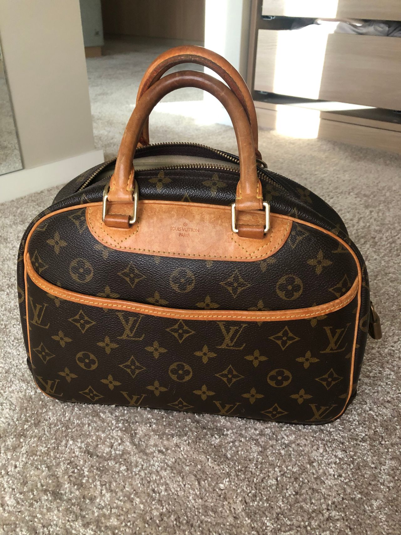 Louis Vuitton Handbag. Sully NV PM M.EMP.Noir
