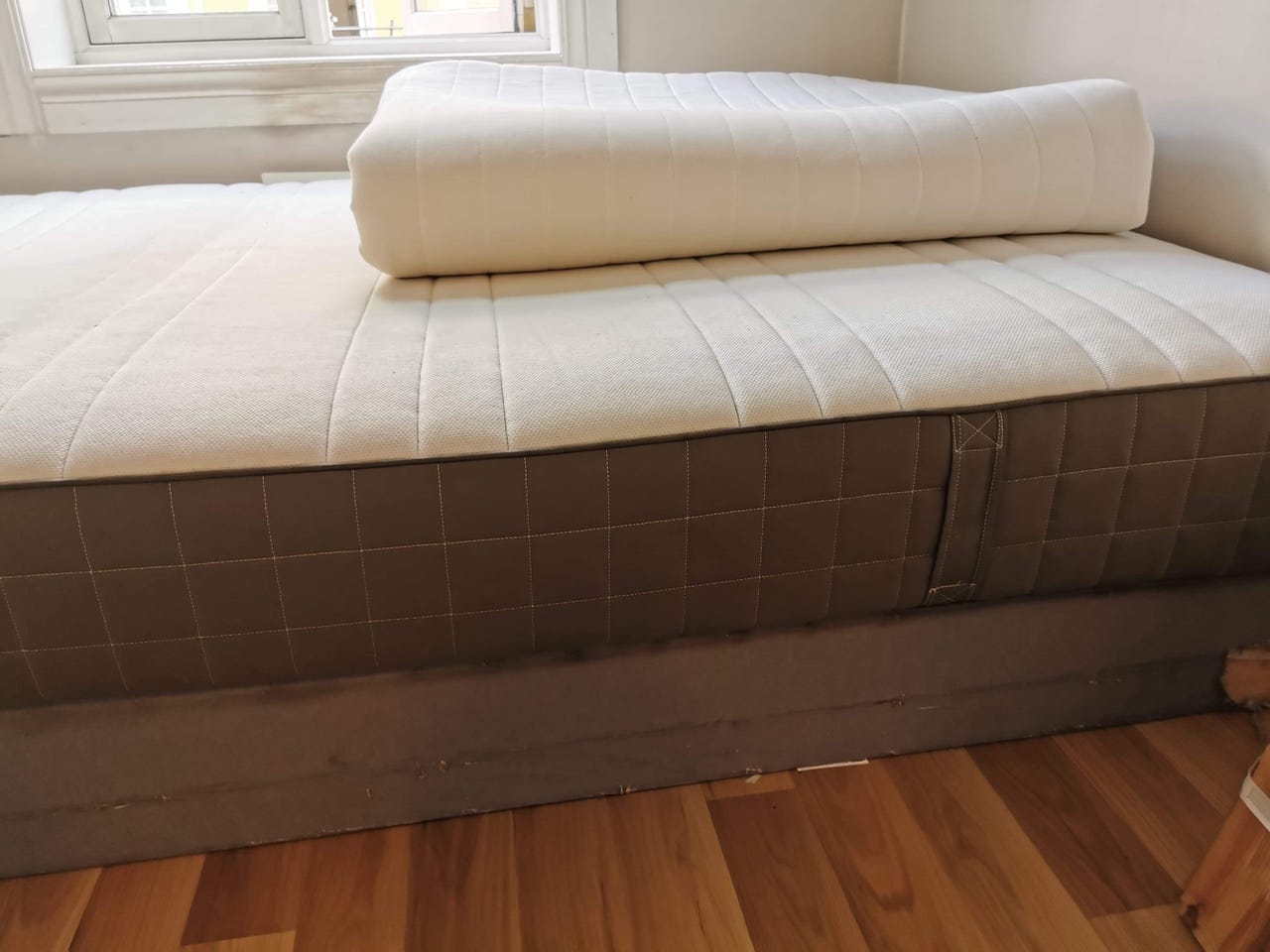 Mandal + Sultan Hagavik seng/ramme | FINN.no