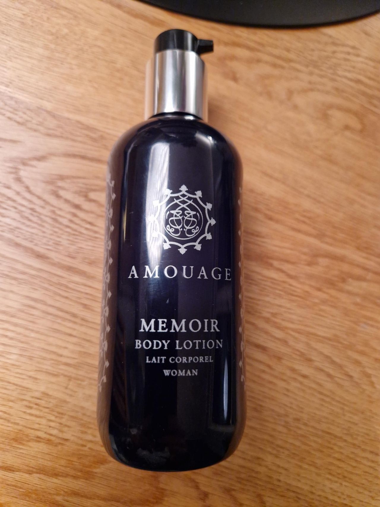 Amouage Memoir body lotion woman 300 ml FINN torget