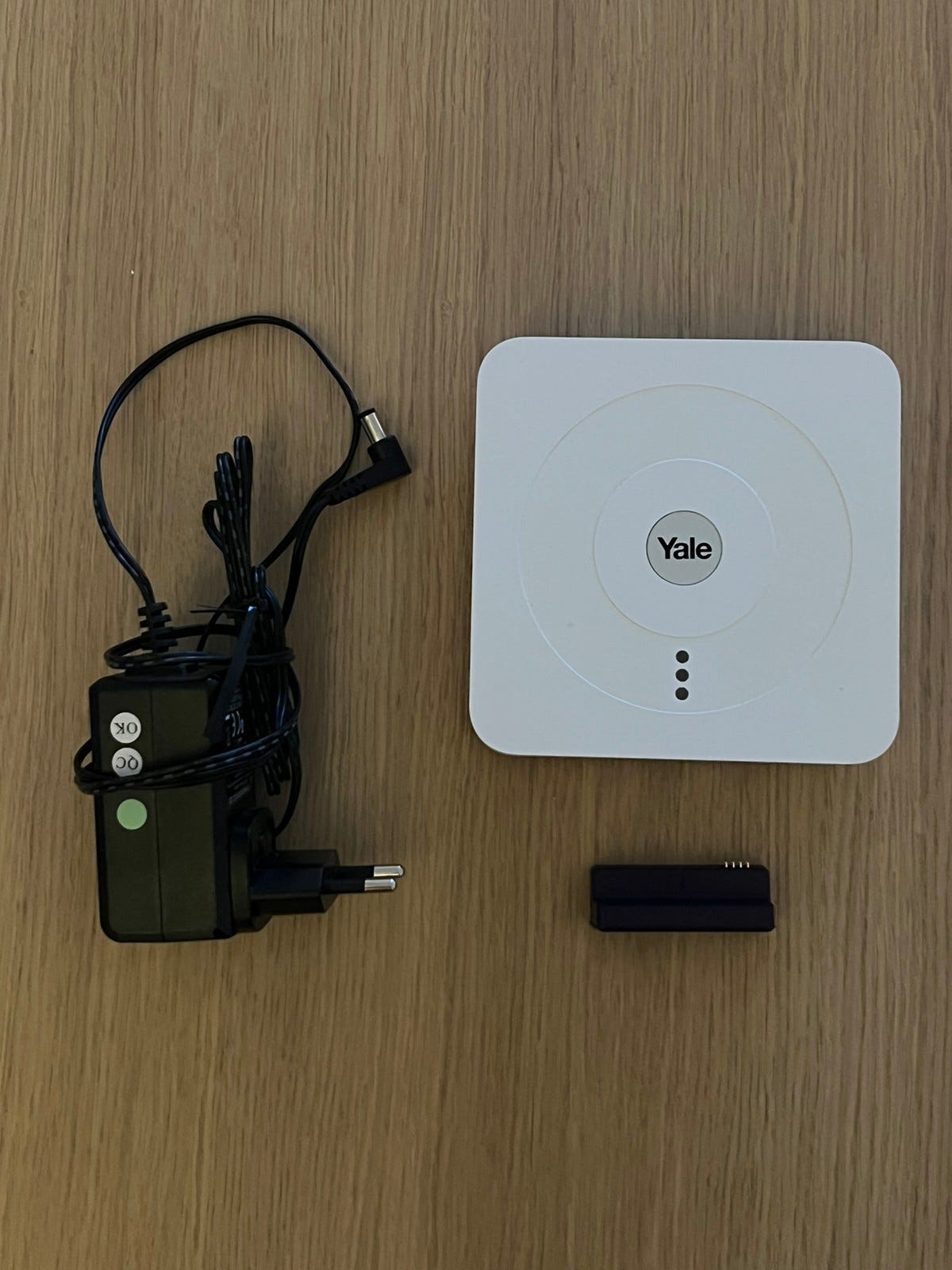 Yale Home Hub og låsemodul FINN