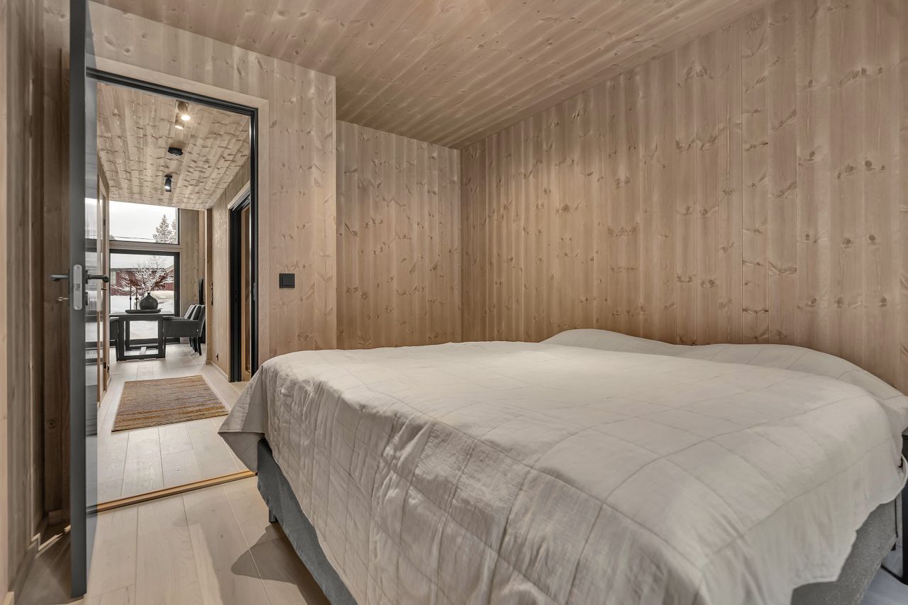 Image #37 Innholdsrik arkitekttegnet hytte på stor tomt - Smarthytte med varmepumpe