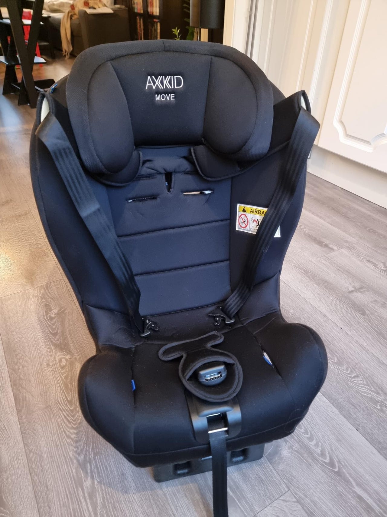 Bakovervendt barnesete til bil Axkid Move (925 kg) FINN