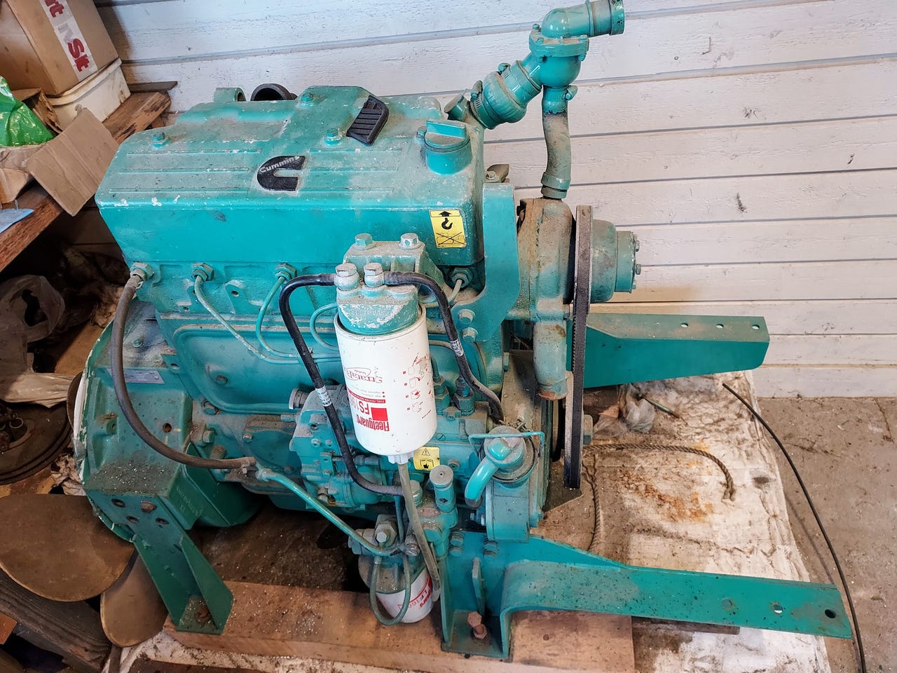 Lite brukt Cummins S3. 8G7, 87 Hp aggregatmotor/båt. FINN