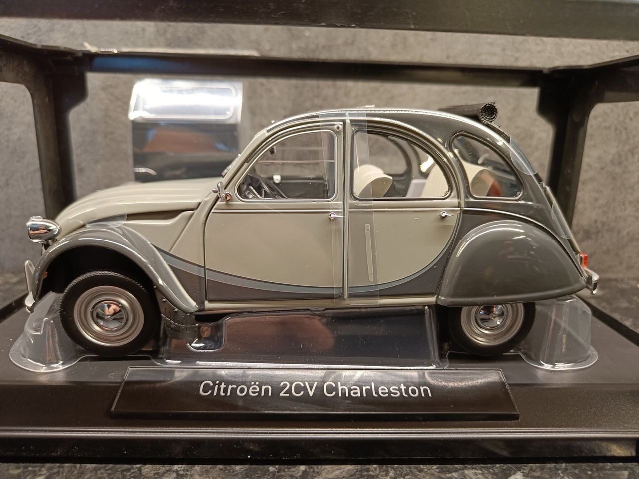 待望☆】 超絶激レア新品NOREV/18 CHARLESTON CV6 2 CITROEN ミニカー