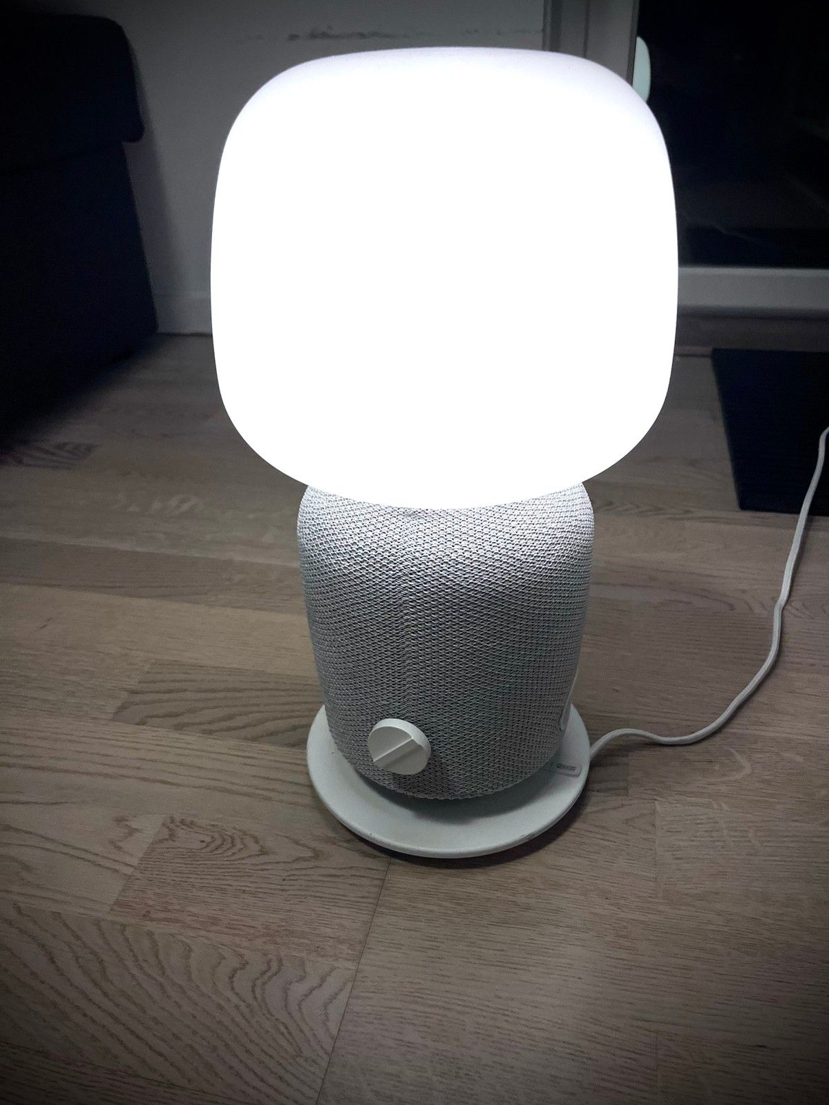 IKEA Sonos SYMFONISK bordlampehøytaler - inkl. Lampeskjerm og lyspære.