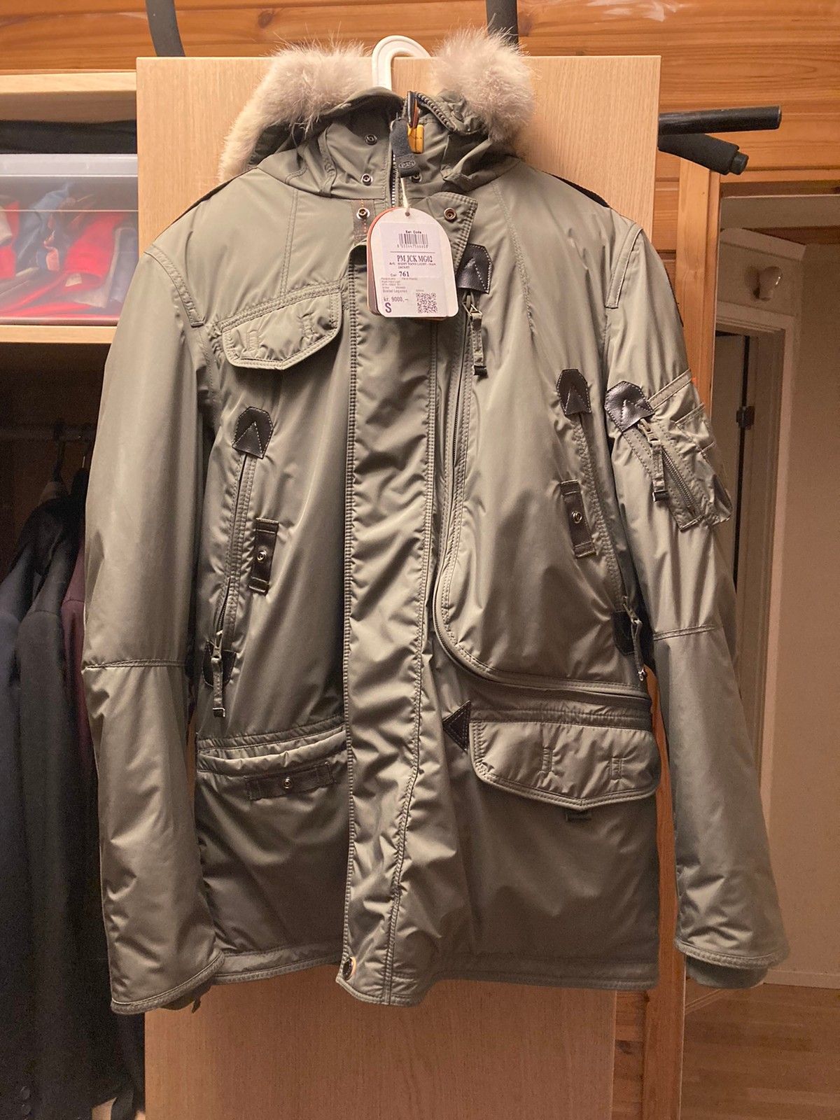 Parajumpers right 2024 hand light