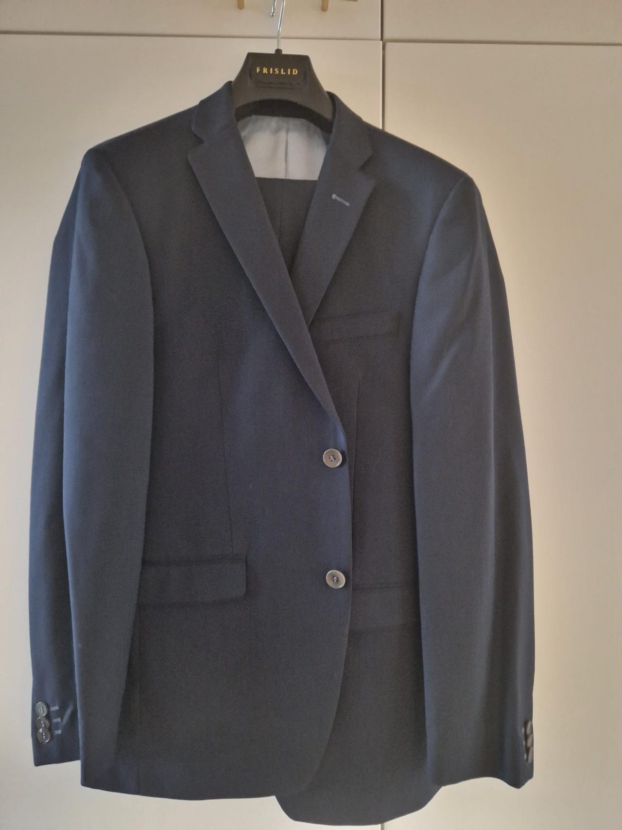 Blå Trend dress fra Frislid FINN