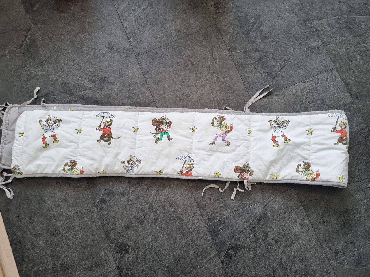 Sengekant Hakkebakkeskogen (vugge/bedside crib) FINN