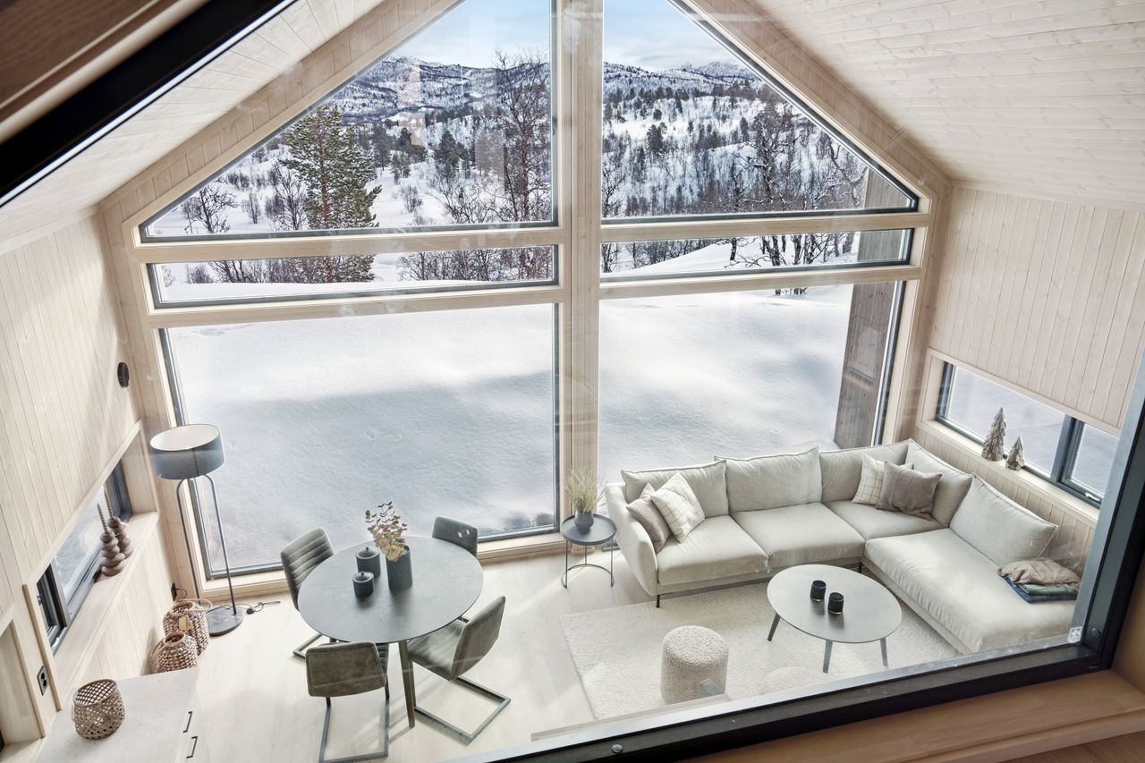 INNFLYTNINGSKLAR, møblert hytte på Vågsli – NY hytte med meget høy standard!