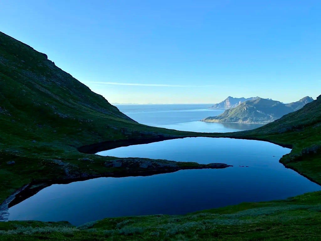 Nærområdet - fra Breitinden med utsikt mot Lofoten Galleribilde