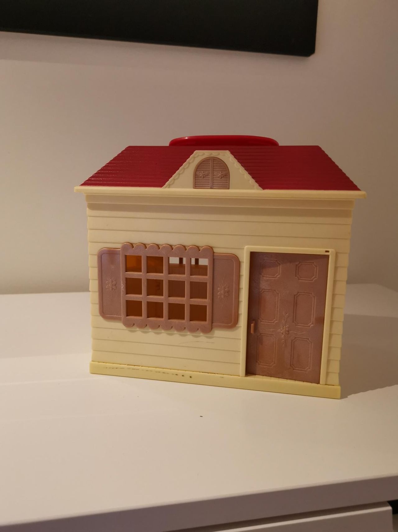 Sylvanian families clearance carry cottage