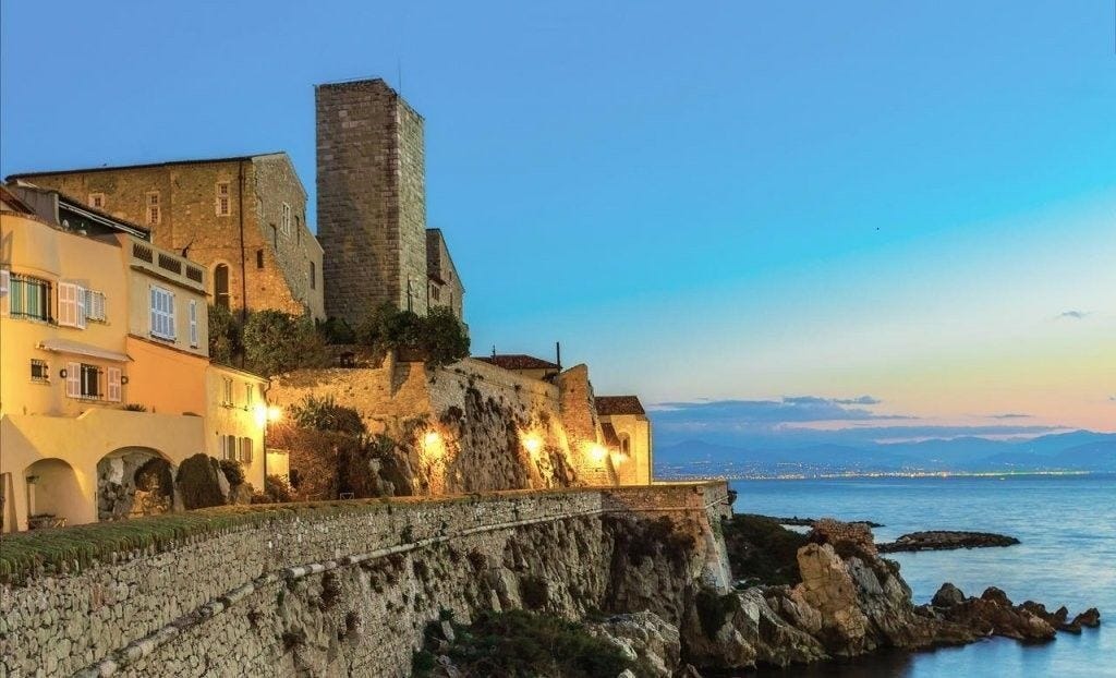 Vieil Antibes - le Mur Galleribilde