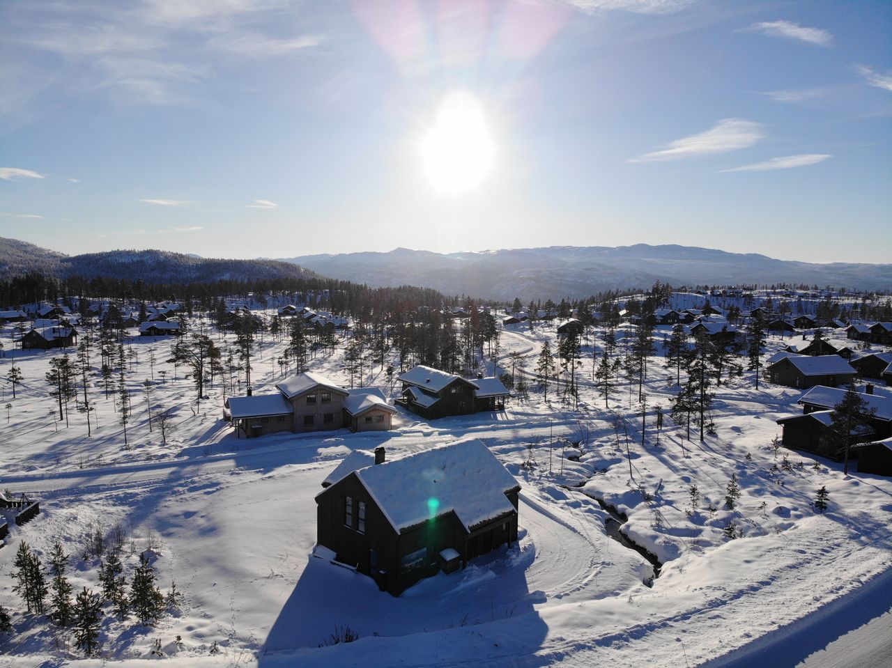 Innflytningsklar, helt ny møblert hytte med ski in/out alpin og langrenn! Under 2 timer fra Oslo!