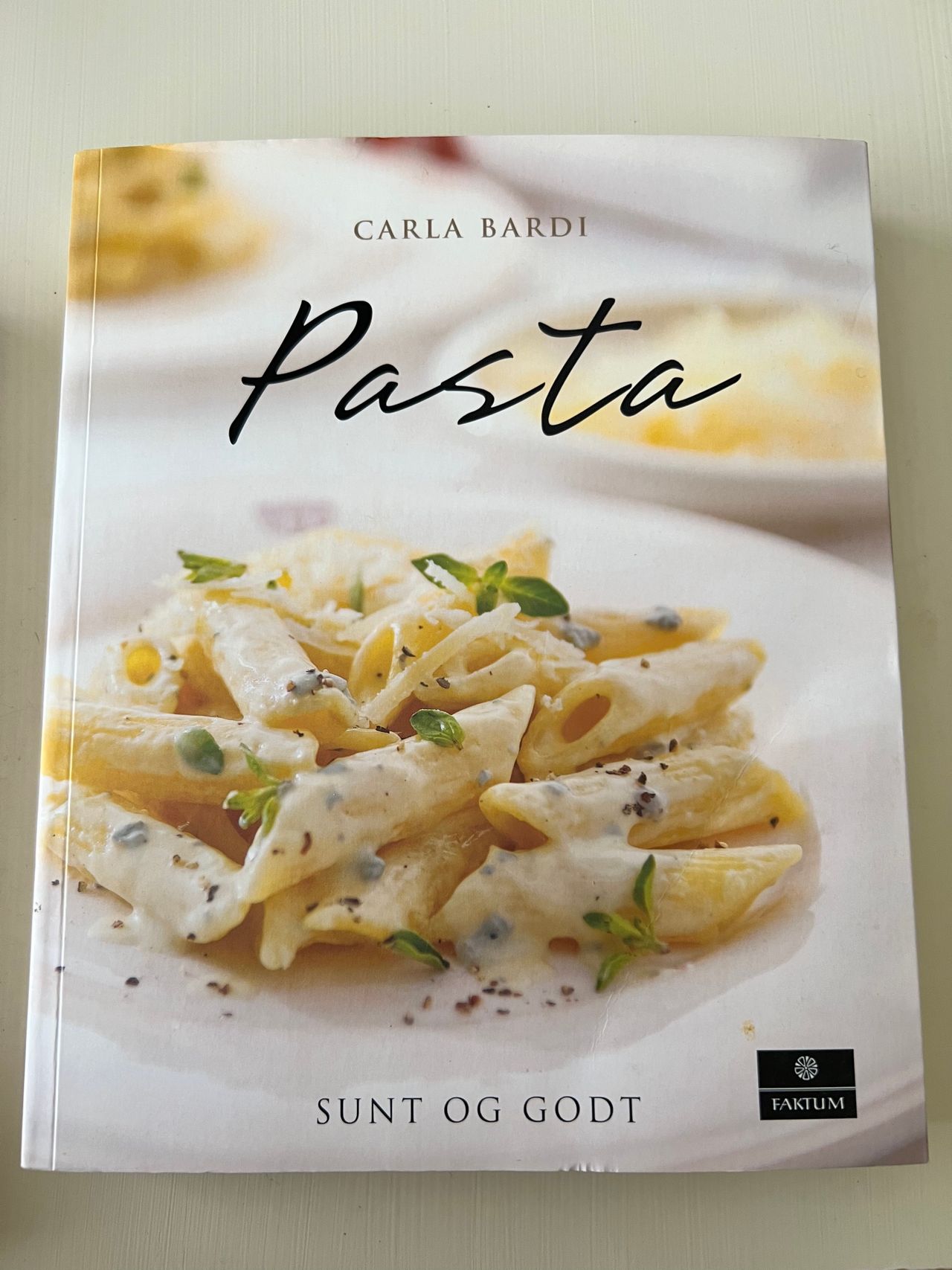 Kokebok Carla Bardi - Pasta | FINN torget