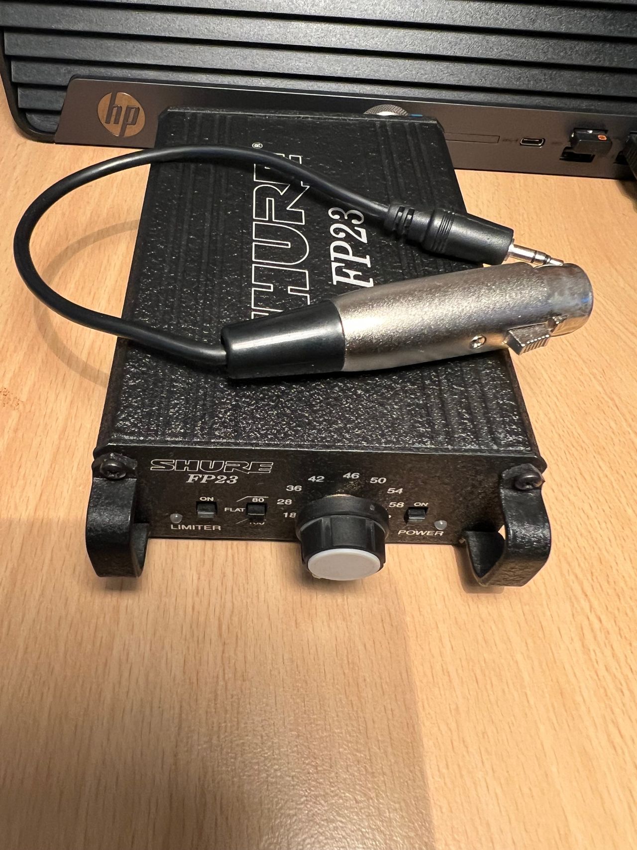 Shure FP23 Mic Preamp med phantom power. | FINN torget