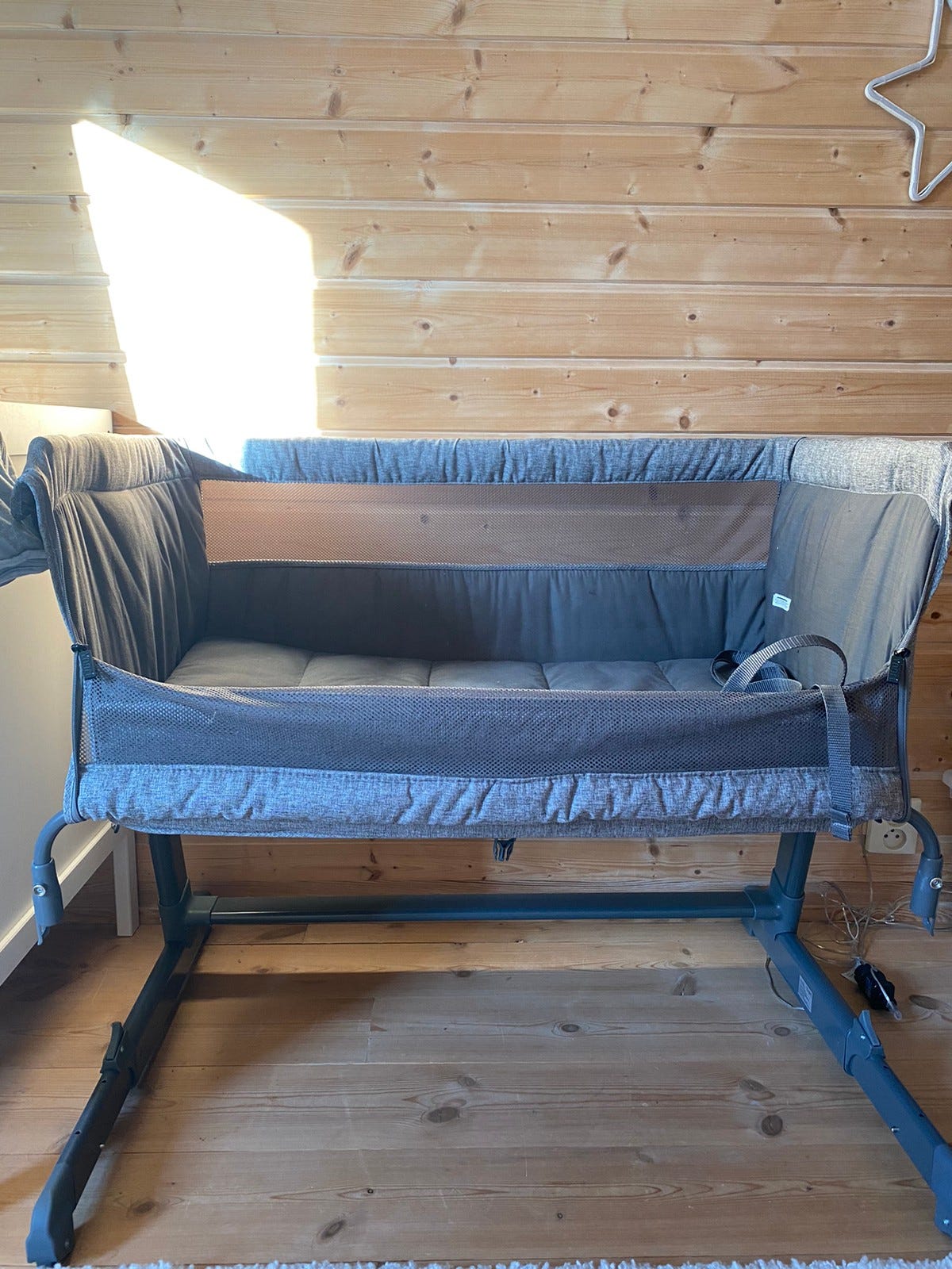 Yngri bedside crib FINN