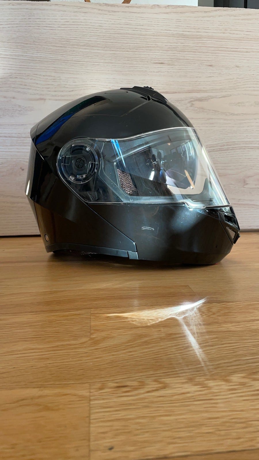 Mc/moped hjelm selges FINN