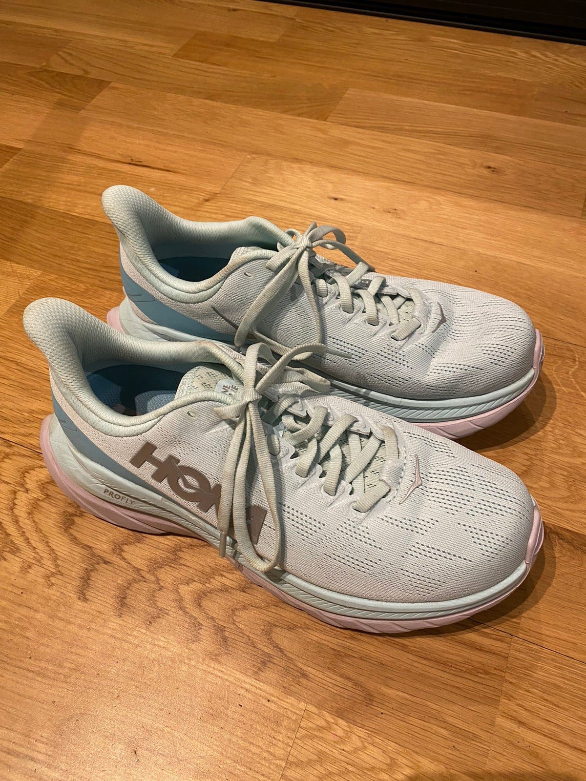 Hoka Mach 4 Johaug Limited edition str 40 FINN