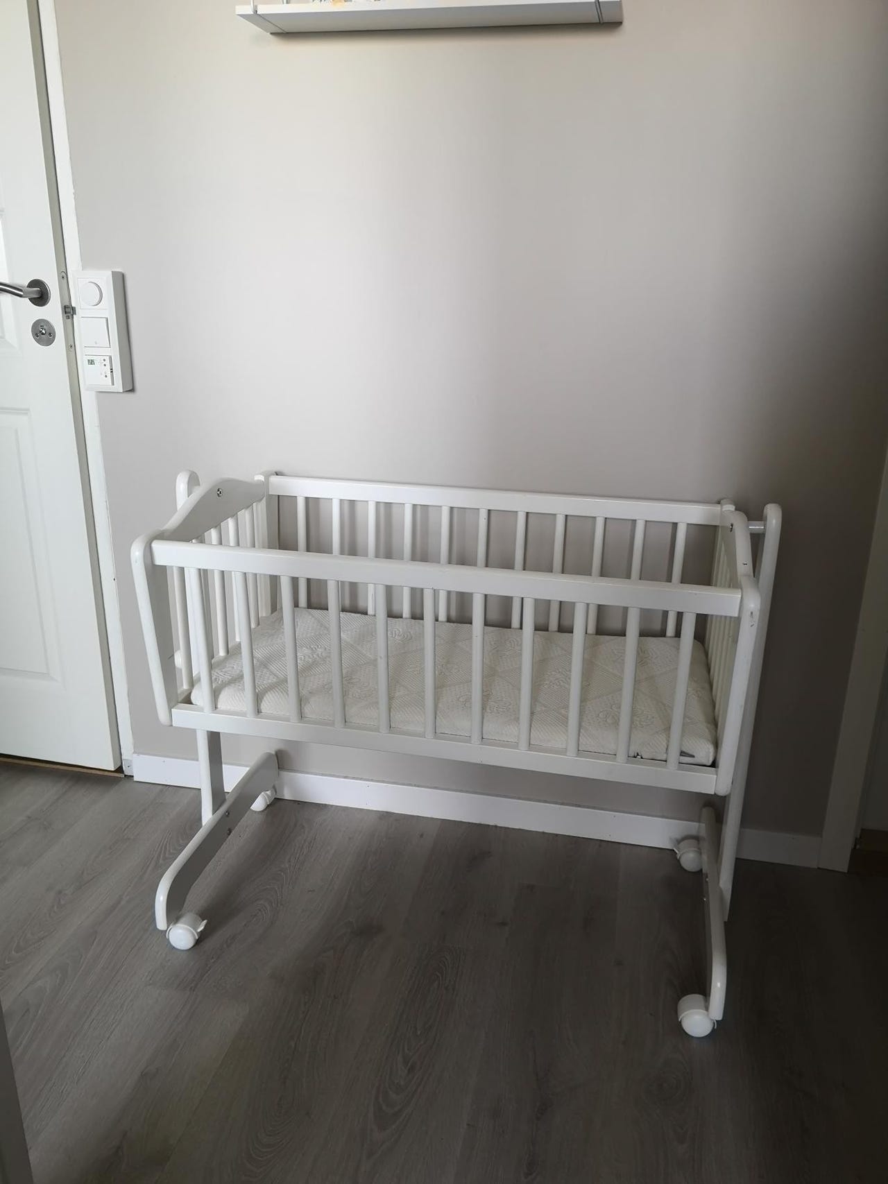 Vugge til baby / Bed side crib FINN