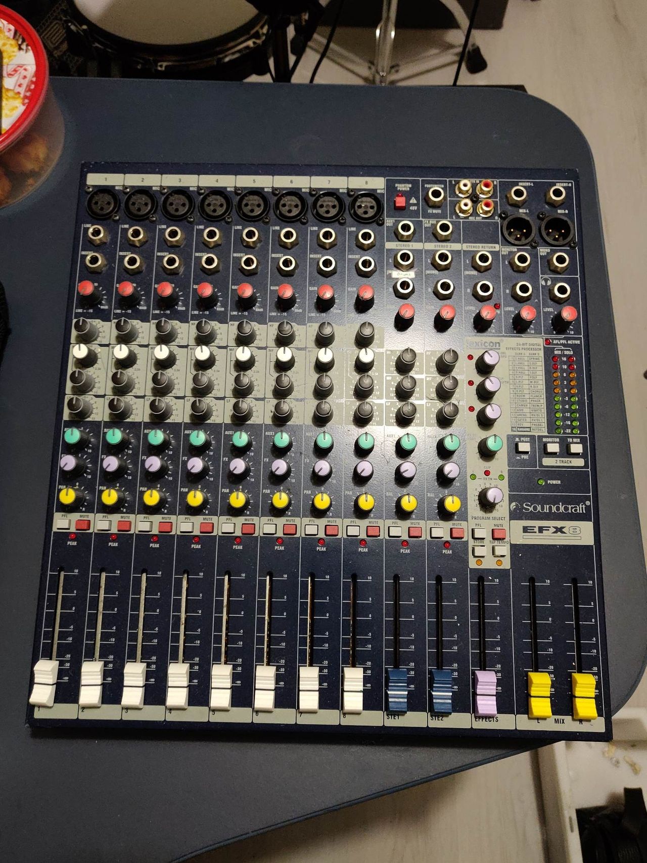 Soundcraft EFX 8 Channel Mixer + 2 pcs Generic Mic | FINN torget