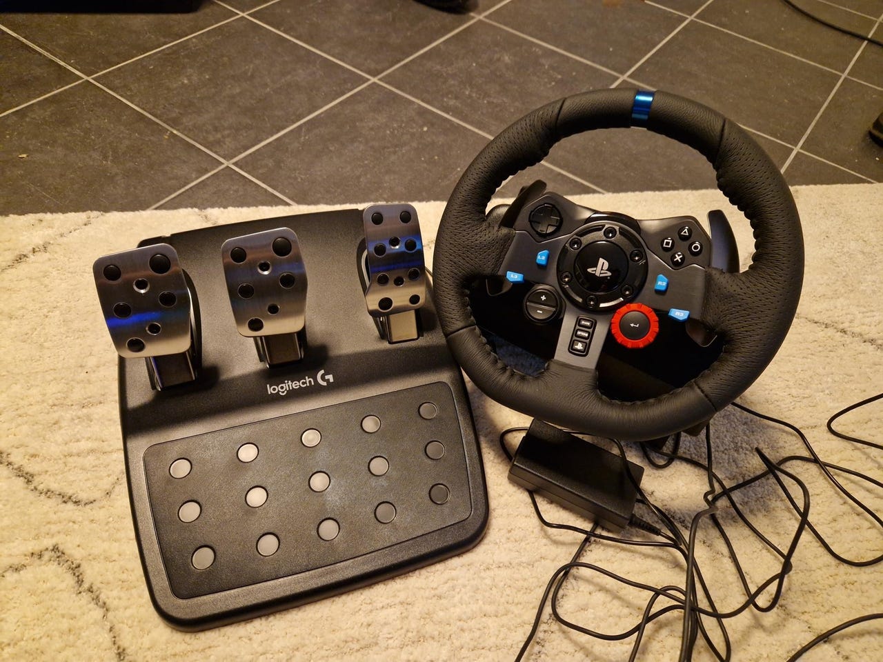 Logitech G29 Ratt og Pedaler FINN