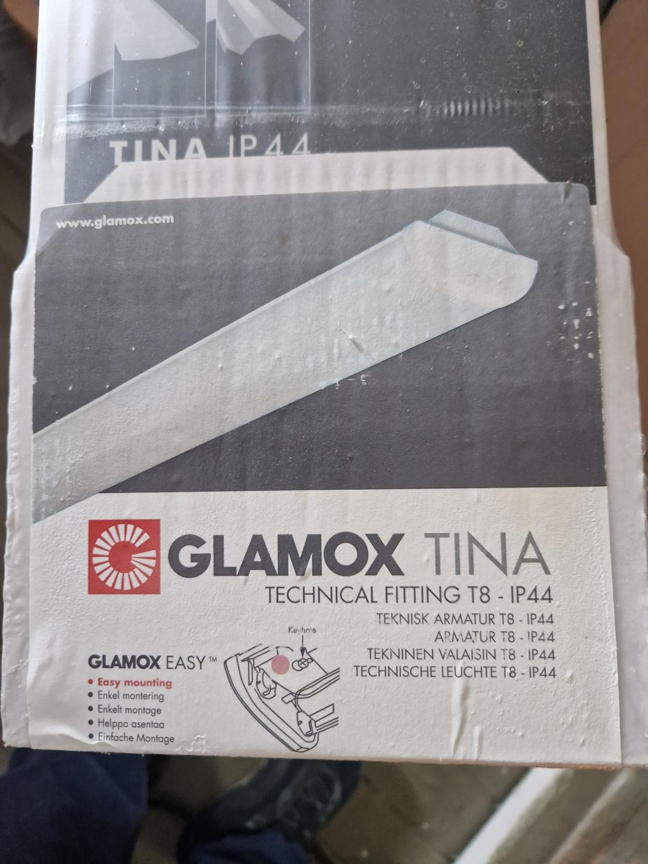 GLAMOX TINA Lysarmatur T8 | FINN