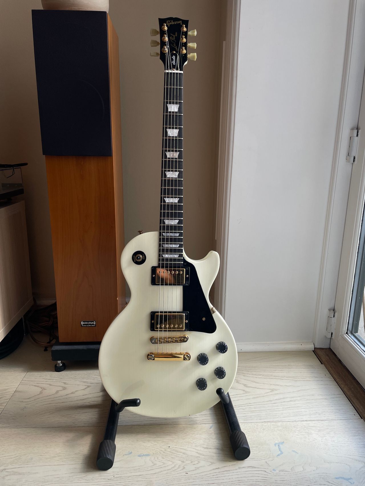 Gibson Les Paul Studio Alpine White (2008) | FINN torget