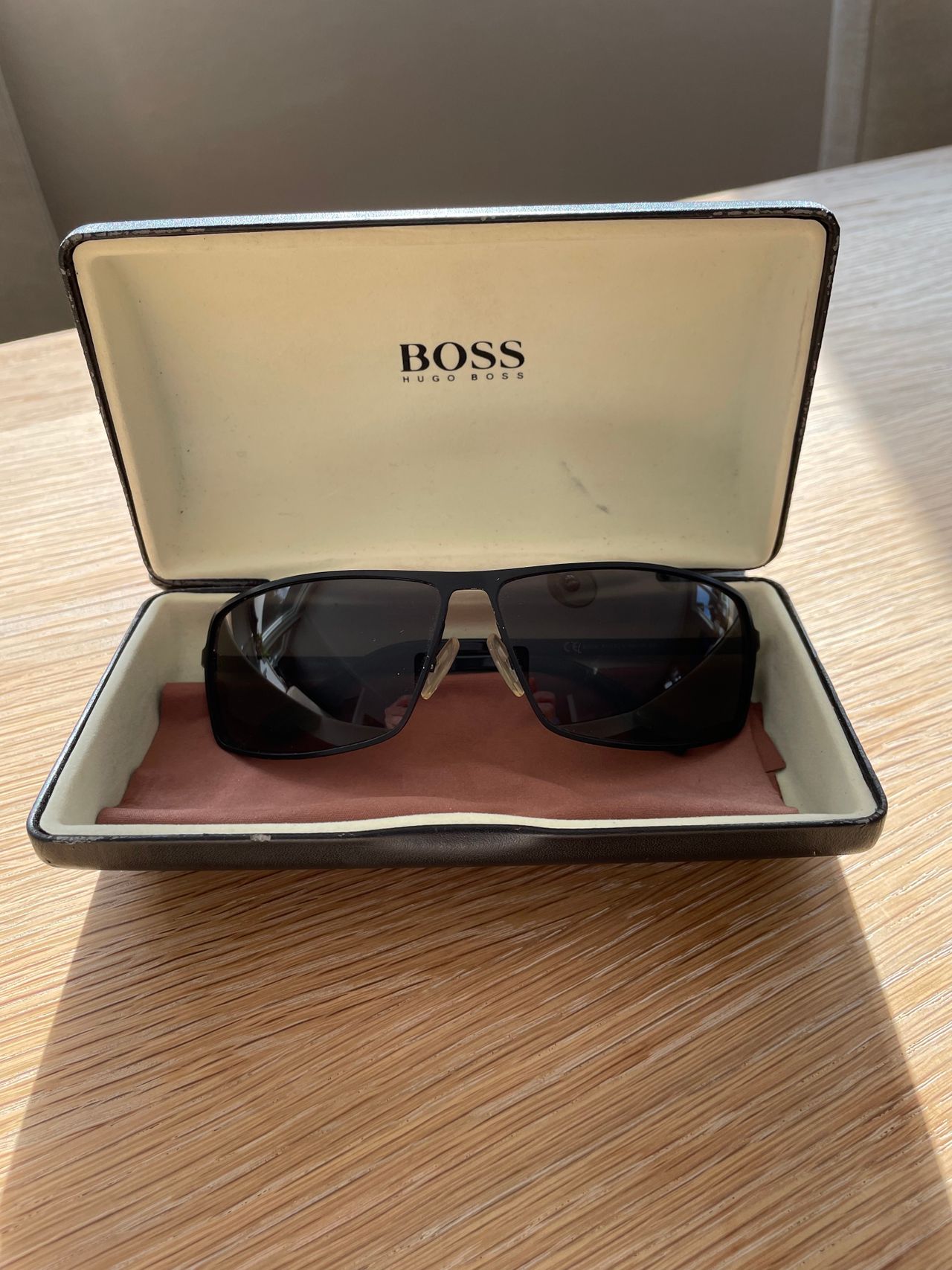 Hugo Boss, solbriller | FINN torget