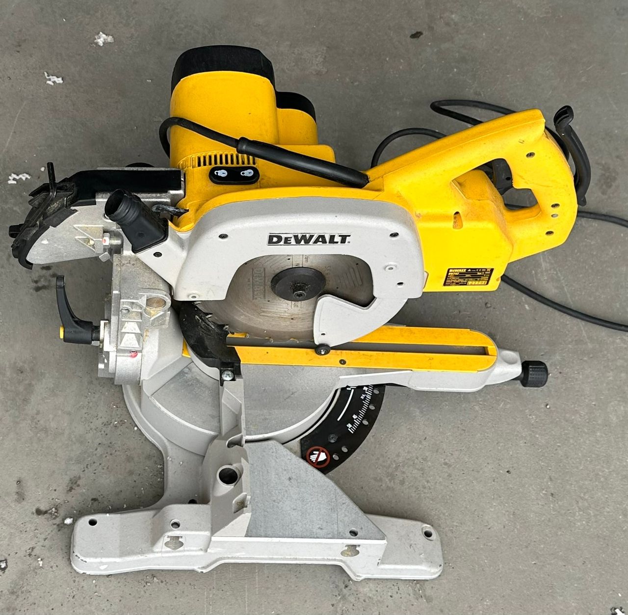 Dewalt DW707 kapp og gjærsag selges kr 900 | FINN torget
