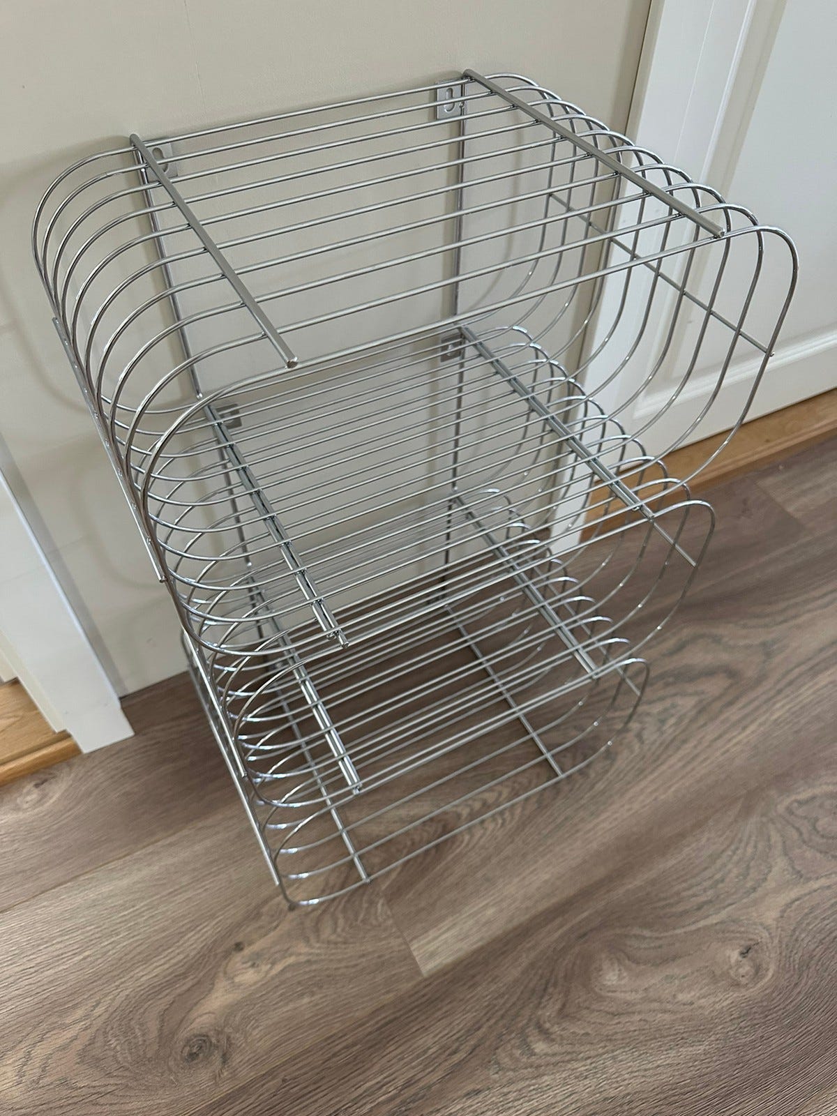 Jysk wire chrome hyller FINN