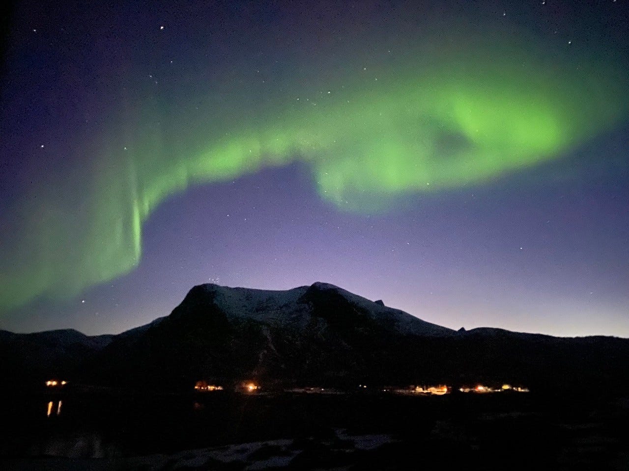 Vinternatt med nordlys Galleribilde