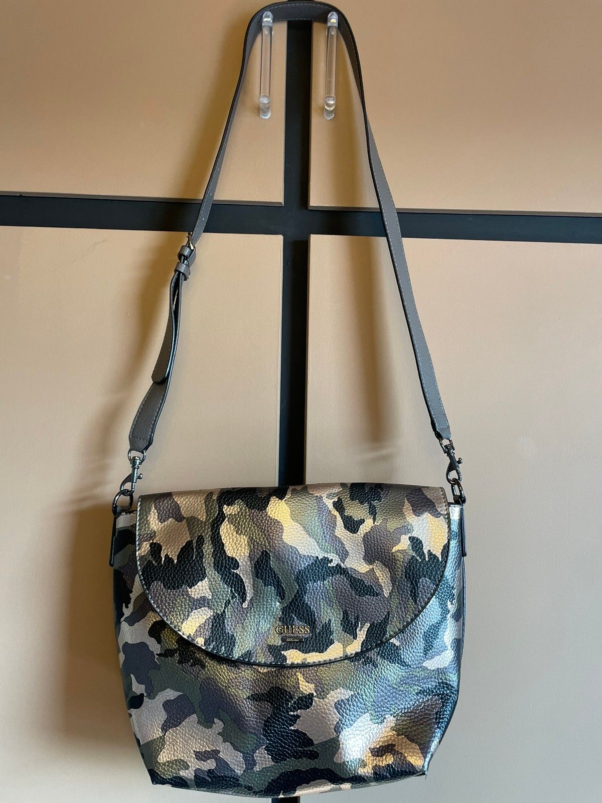 Guess bobbi clearance camouflage