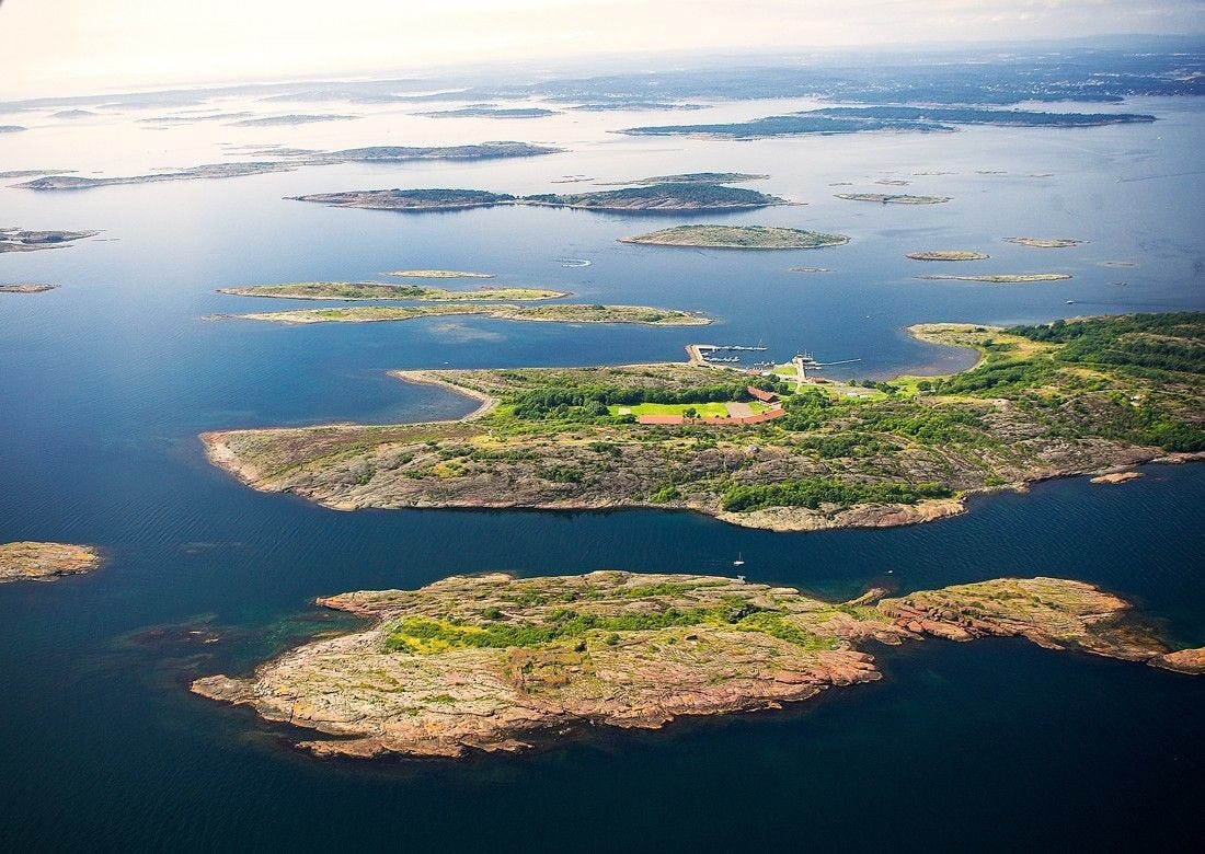 Bolærne øyene med flere daglige båtavganger Galleribilde