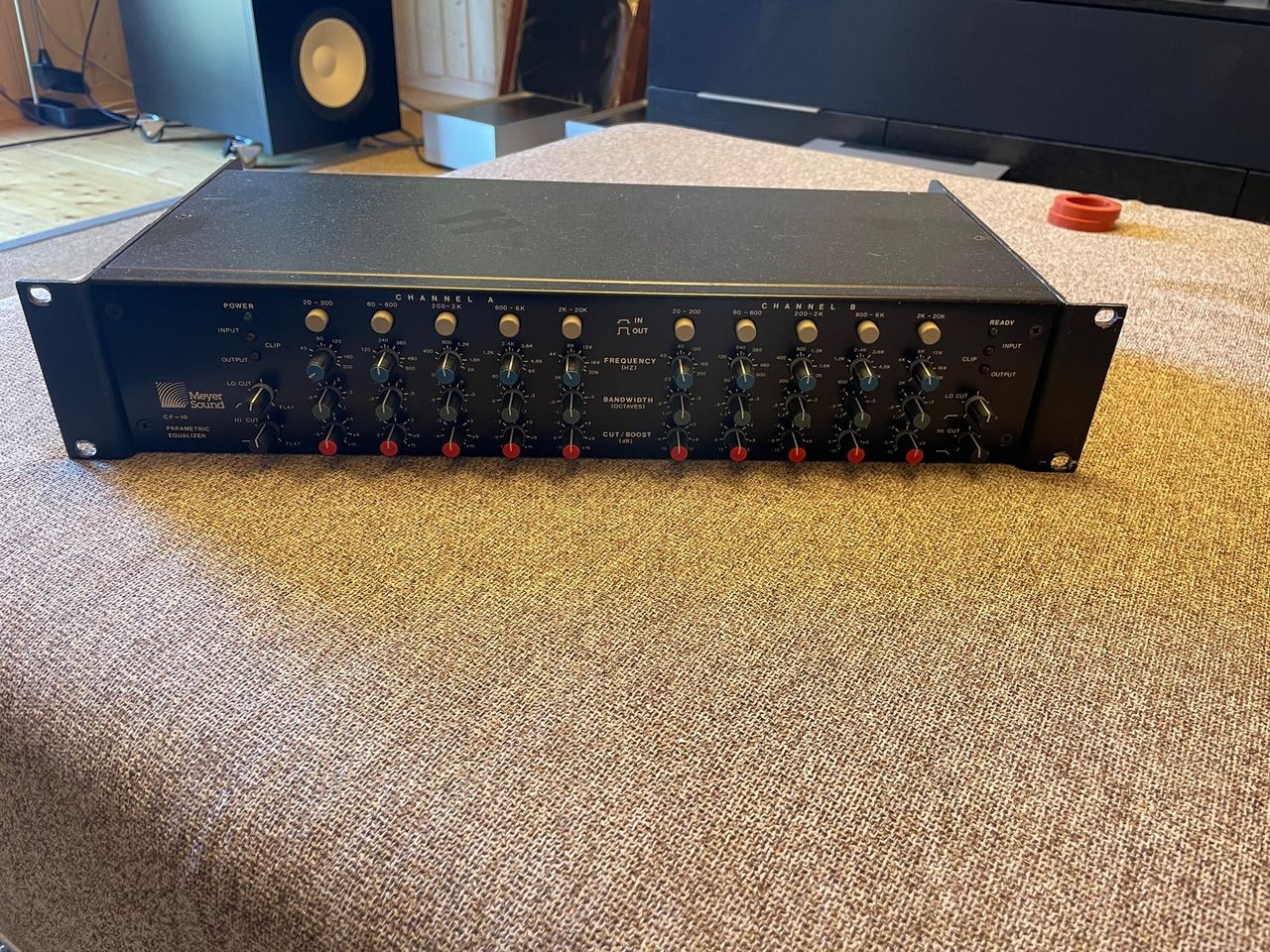 Meyer Sound CP10 Stereo Parametric Equalizer | FINN torget