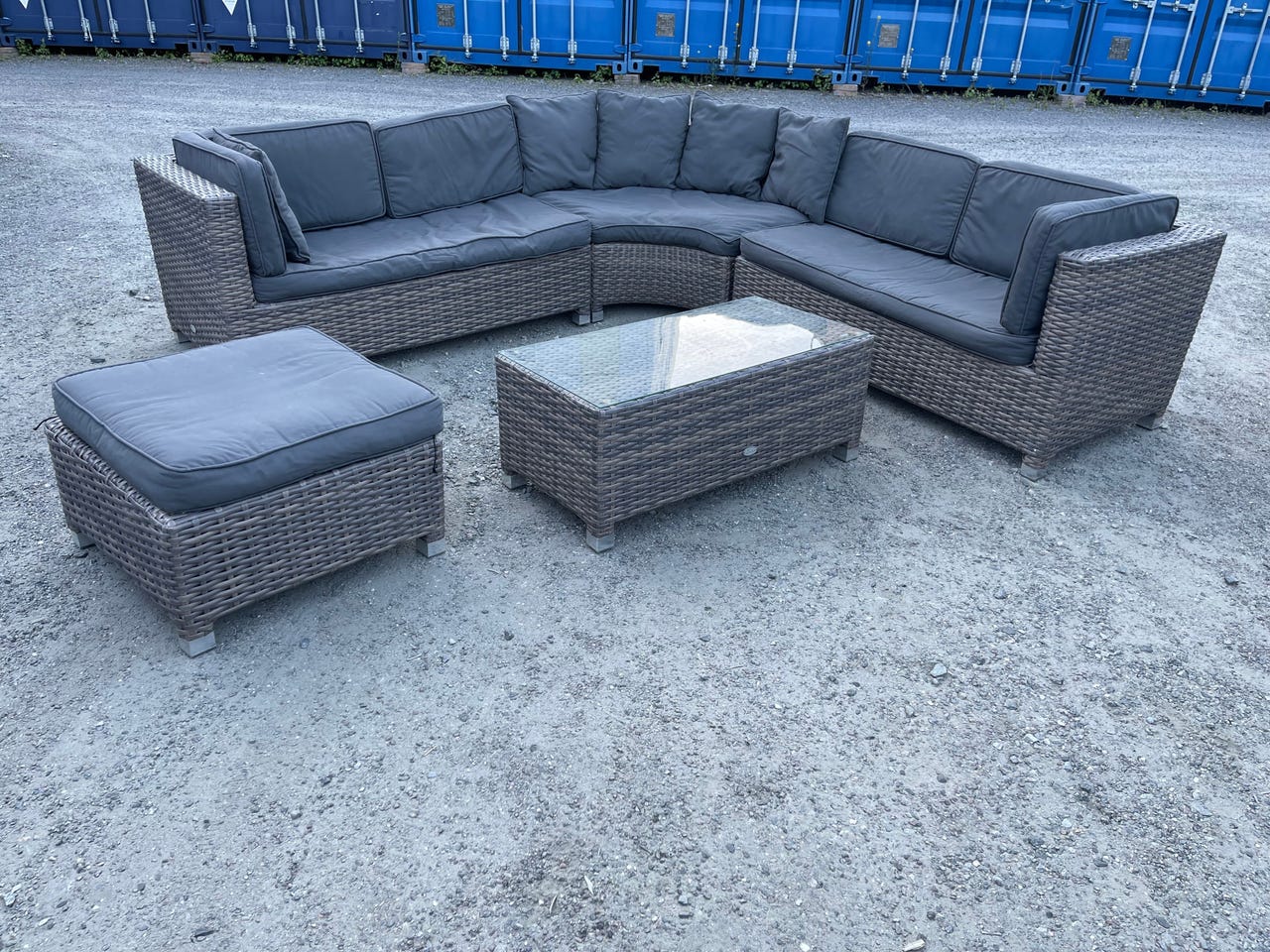 InGarden rotting hjørnesofa med puff og bord | FINN torget