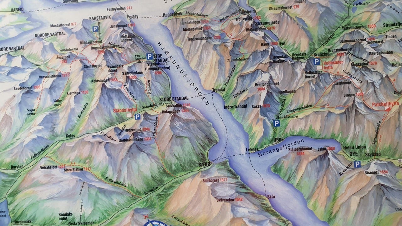 Fantastiske turmuligheter i Sunnmørsalpene Galleribilde