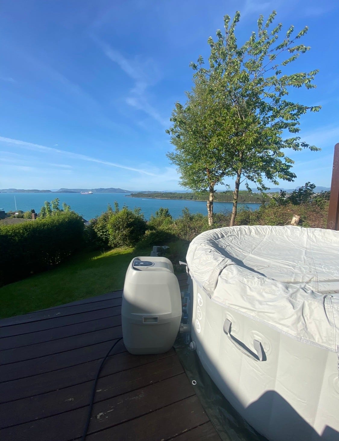 Boblebad og sjøutsikt Galleribilde