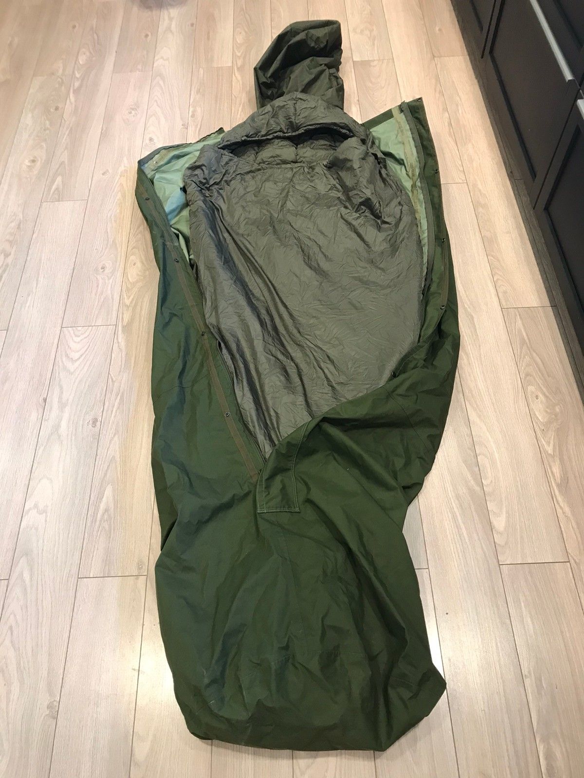 Komplett Militær sovepose med Gore-tex trekk for dårlig vær | FINN torget