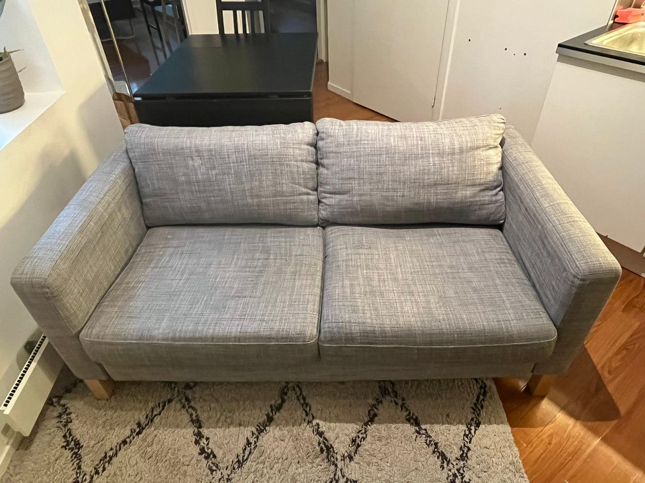 Billig sofa selges FINN