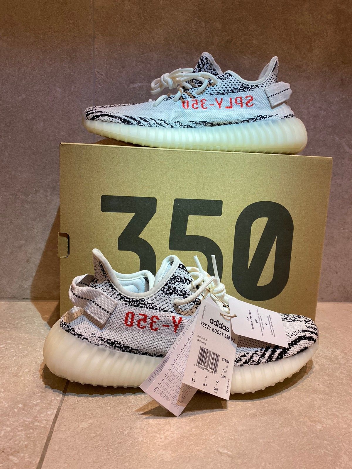 yeezy zebra pris