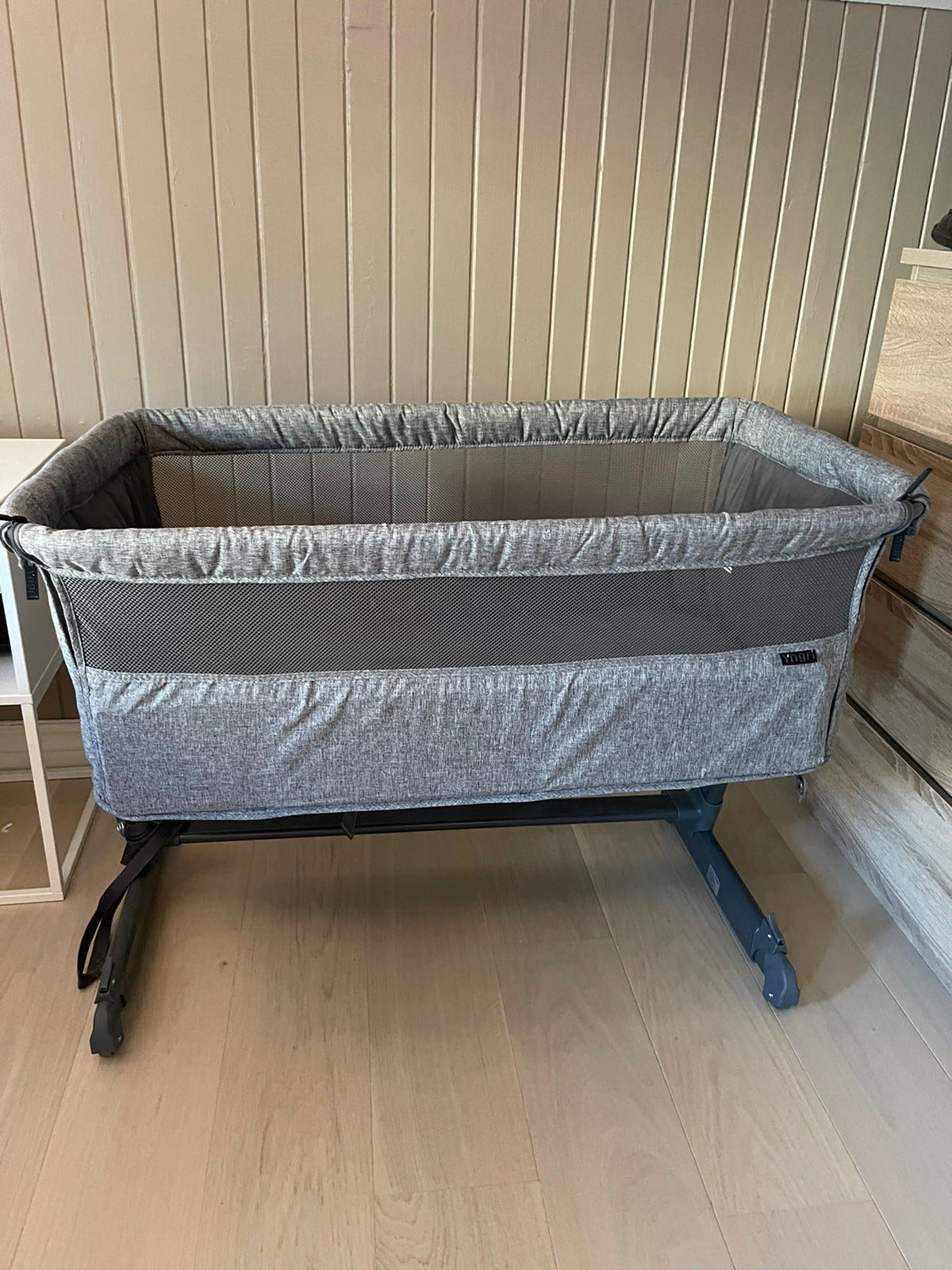 Tova bedside crib, Yngri. FINN