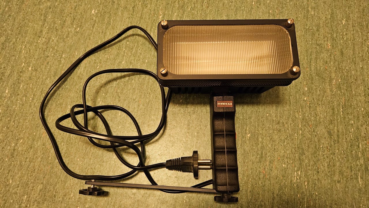 FOCO REFLECTA FLECTALUX GLS 1010 de Segunda mano por 18 EUR en La Roda | Wallapop