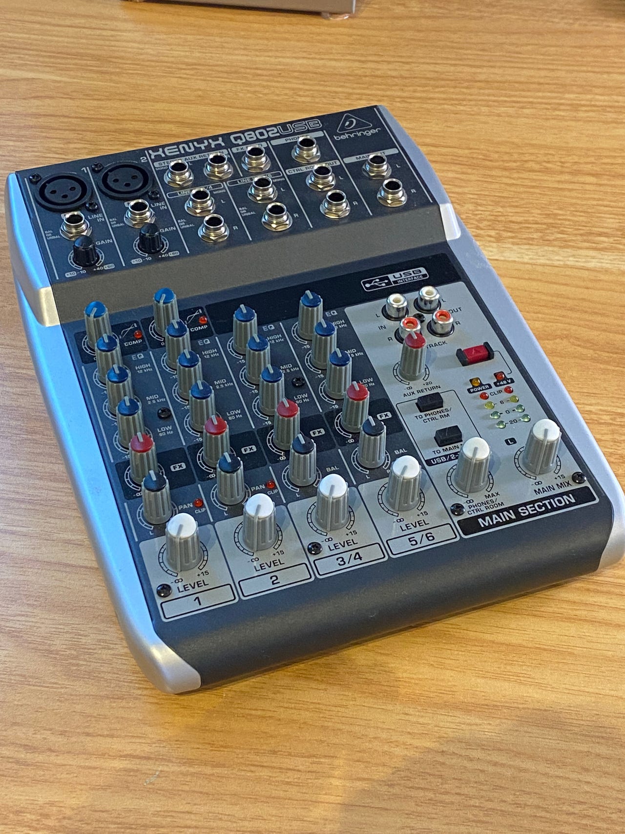 Behringer Xenyx Q802 USB lydmikser FINN