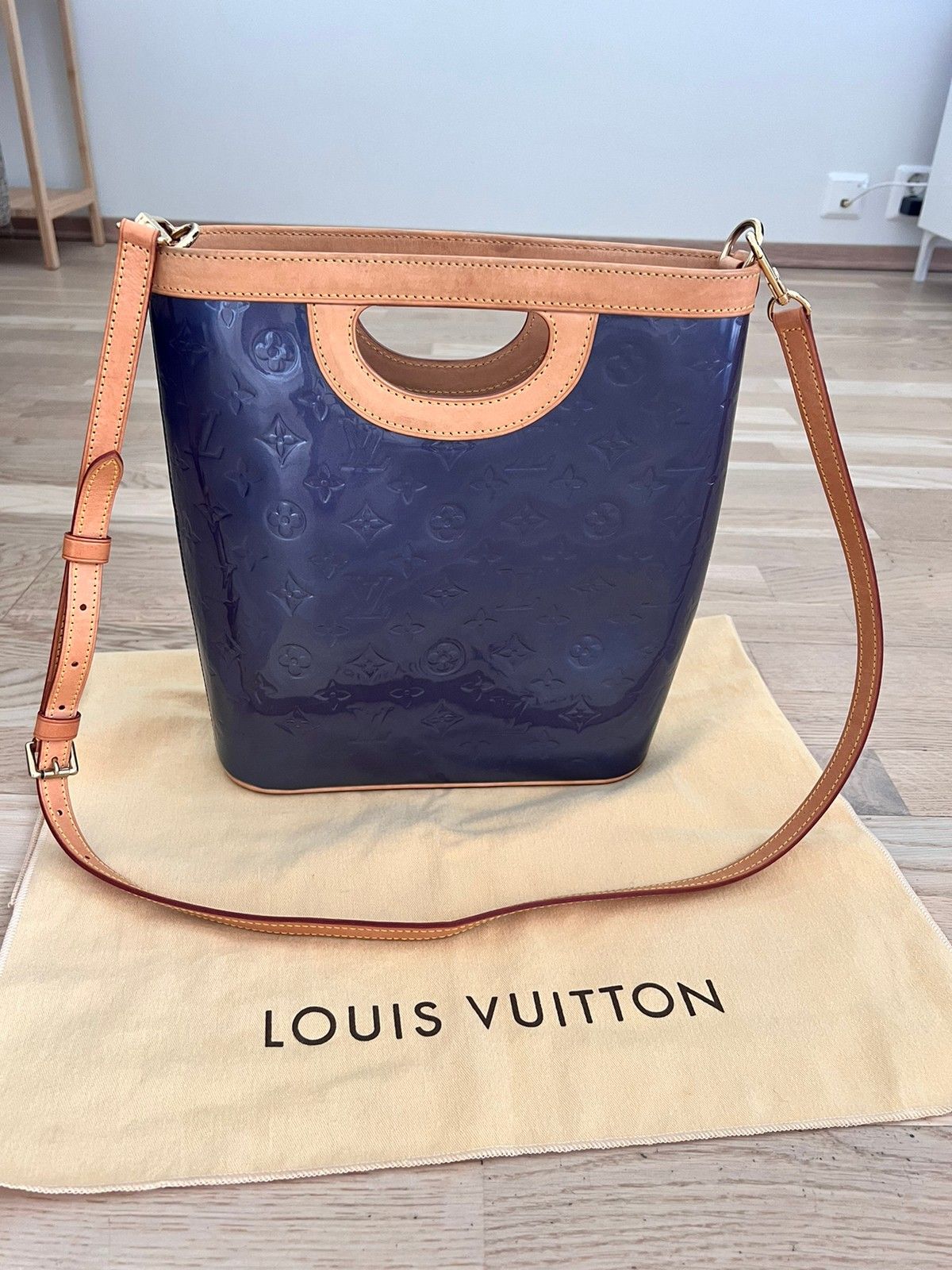 Louis Vuitton Perle Monogram Vernis Stillwood Vertical 2way Tote 286lvs512